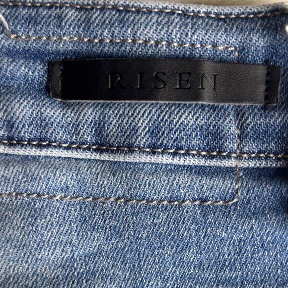 Casual Blue Distressed Denim Shorts - Picture 3 of 4